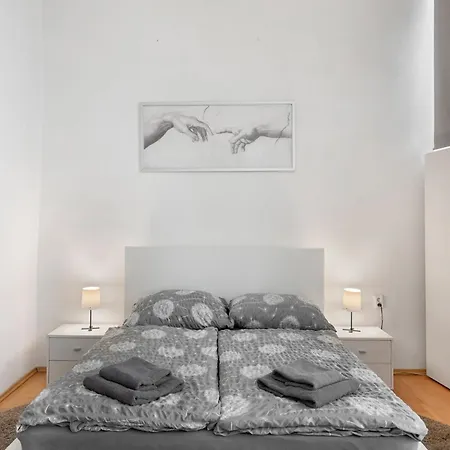 Old Town Home-4 By Interhome * Praga